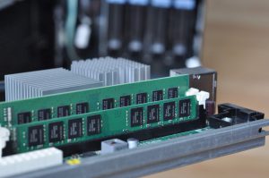 بلاگ 79 رم سرور چیست؟ | آشنایی با انواع رم سرور و مقایسه آن ها