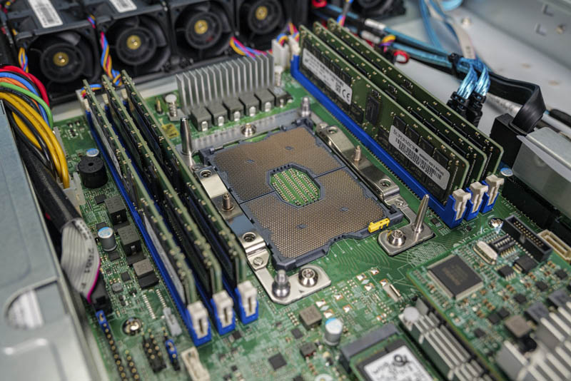 بررسی 15 تفاوت اصلی CPU سرور و CPU دسکتاپ 4 cpu سرور